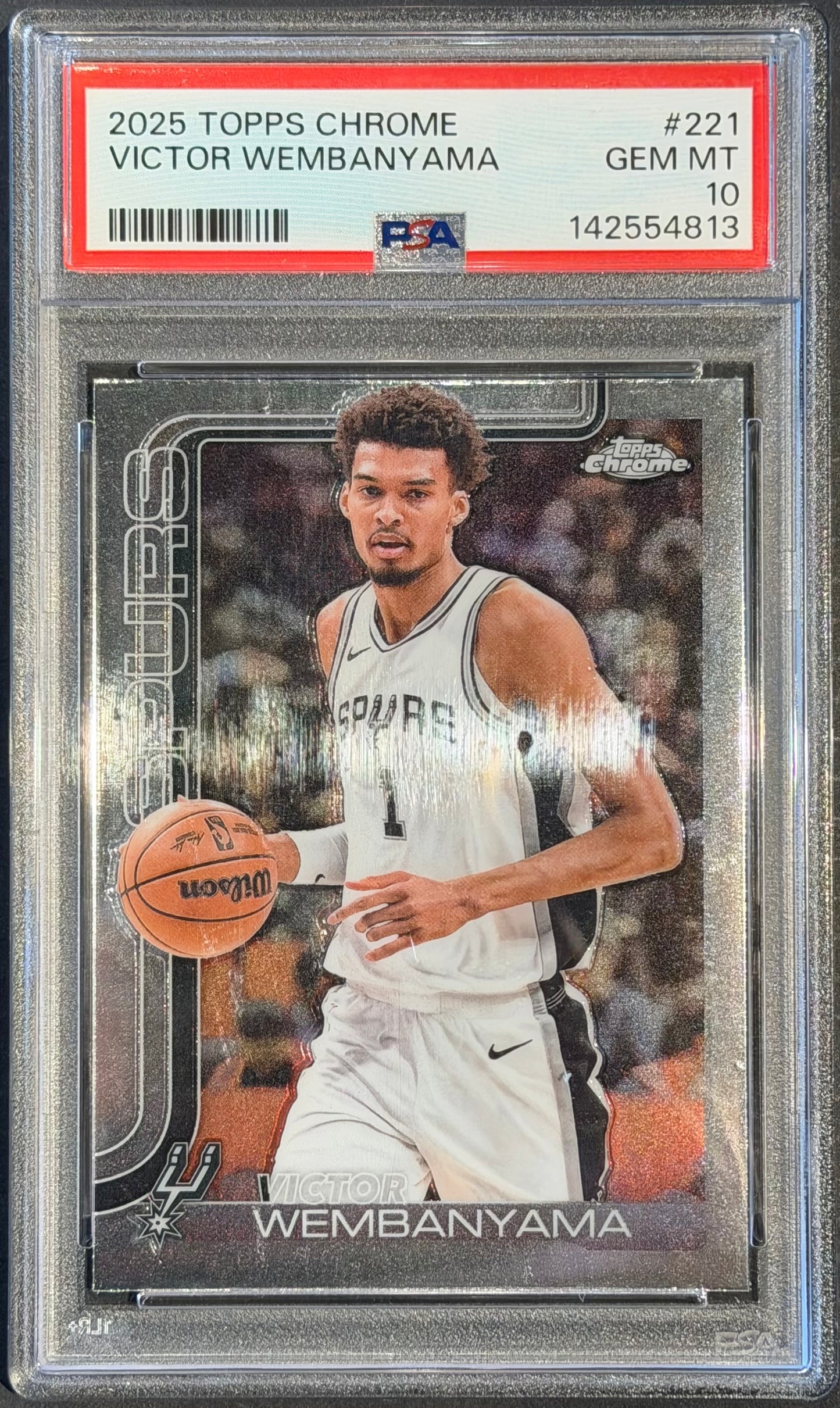 Victor Wembanyama #221 2025 Topps Chrome PSA 10