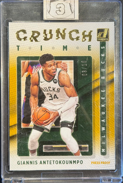 Giannis Antetokounmpo 3/10 Panini Donruss Crunch Time 2021/22