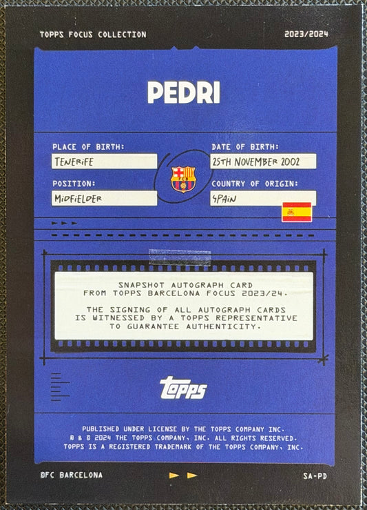2023/24 Topps Focus Barcelona Pedri Snapshots Auto Gold 04/50