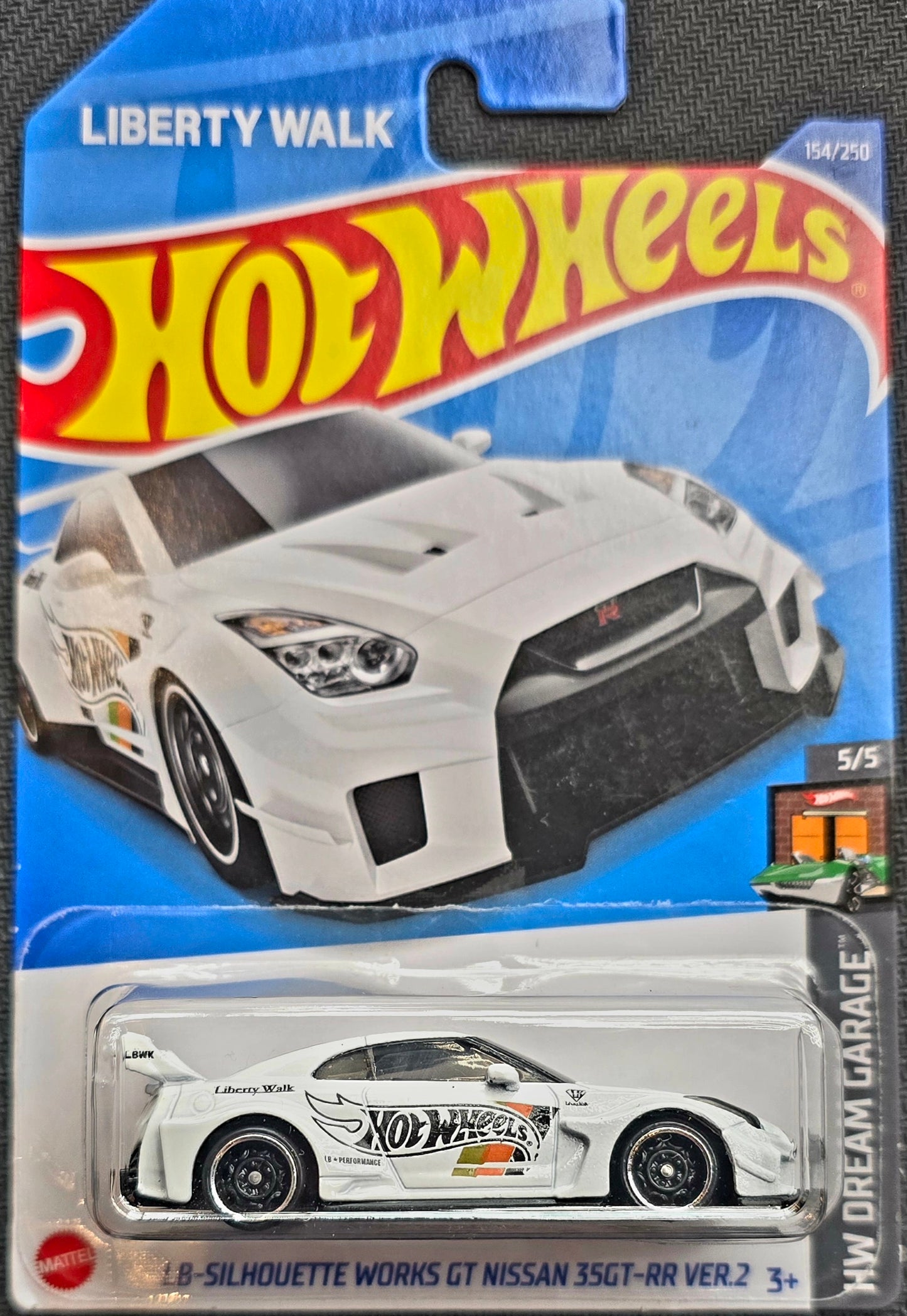 Hot Wheels: GT Nissan Skyline 35GT-RR Ver.2 White Liberty Walk-Silhouette [154/250]