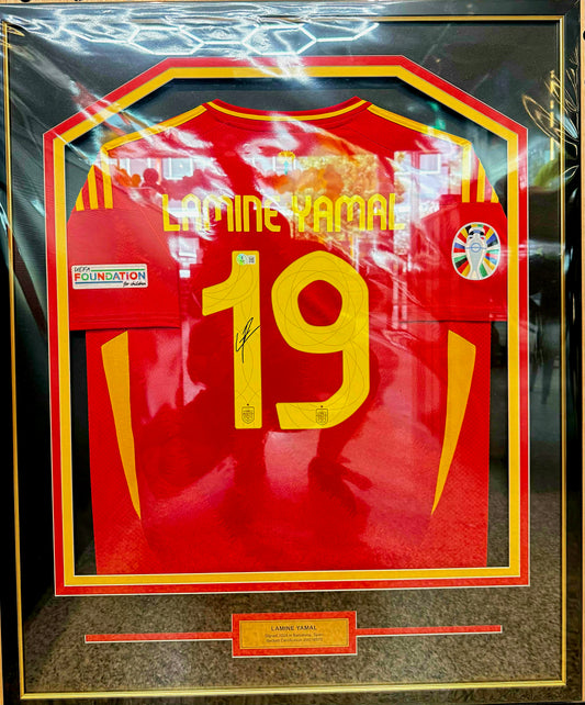 Lamine Yamal Autographed Jersey Beckett Authenticated